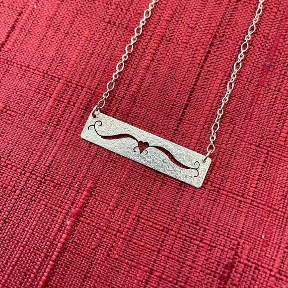 Jessie Senecal Handmade Sterling Sliver "Curly Heart" Necklace - Picture 1 of 4